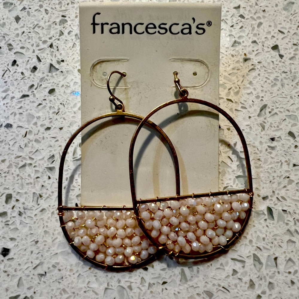 NWT Francesca’s Light Pink, Pearl Dangly earrings with Gold Accents